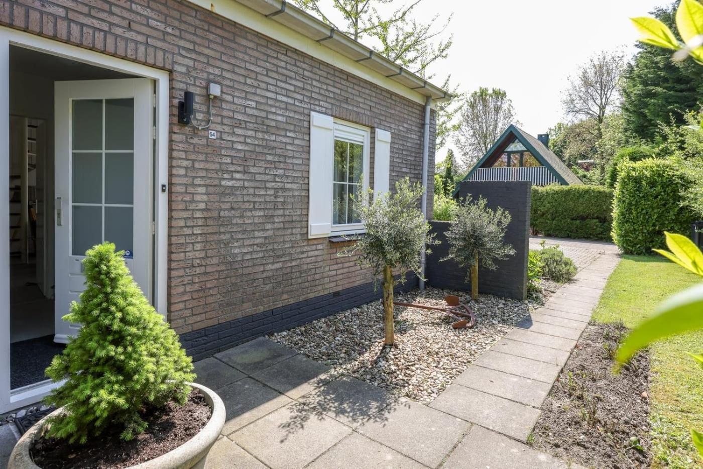 Hello Zeeland - Vakantiehuis De Elf Boompjes 64 Брейніссе Екстер'єр фото